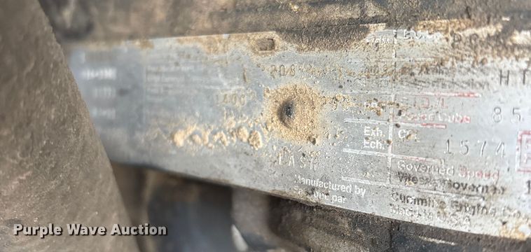 image for item DW7245 1993 International 8200 semi truck