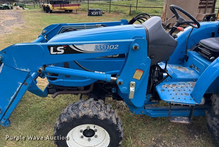 image for item DX5703 2014 LS G3033 MFWD tractor