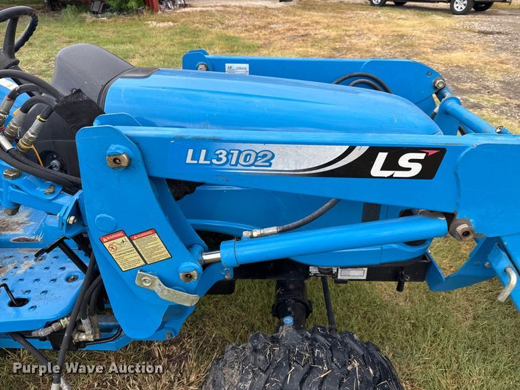 image for item DX5703 2014 LS G3033 MFWD tractor