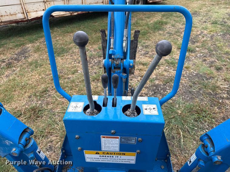 image for item DX5703 2014 LS G3033 MFWD tractor