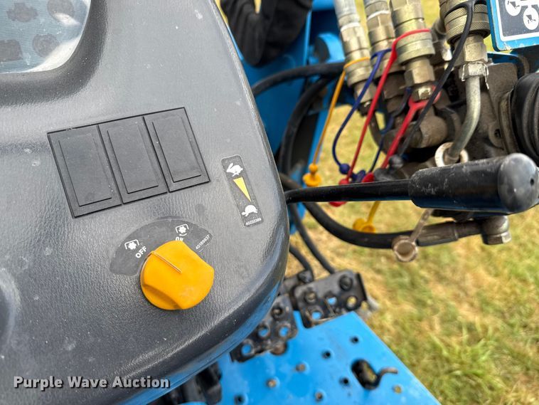 image for item DX5703 2014 LS G3033 MFWD tractor