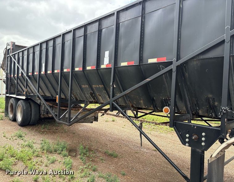 image for item DX7983 2011 Trinity Eagle Bridge live bottom trailer