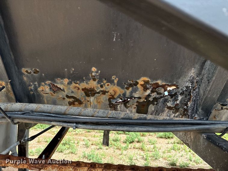 image for item DX7983 2011 Trinity Eagle Bridge live bottom trailer