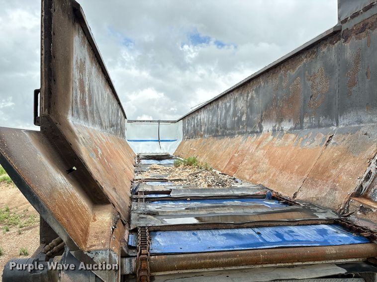 image for item DX7983 2011 Trinity Eagle Bridge live bottom trailer