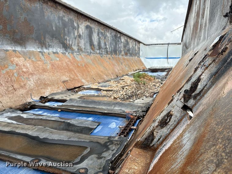 image for item DX7983 2011 Trinity Eagle Bridge live bottom trailer