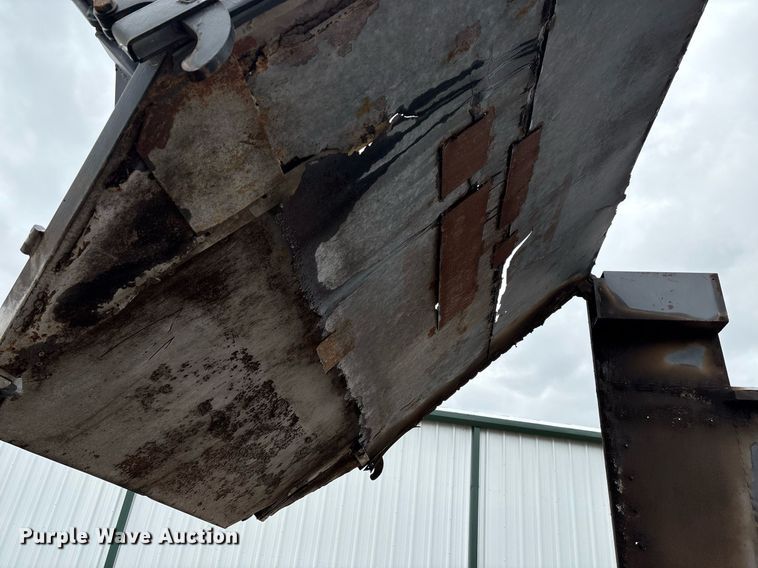 image for item DX7983 2011 Trinity Eagle Bridge live bottom trailer