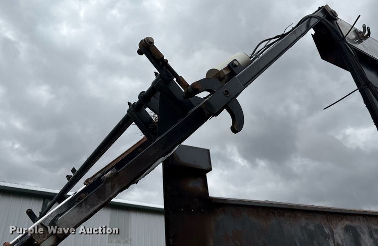 image for item DX7983 2011 Trinity Eagle Bridge live bottom trailer