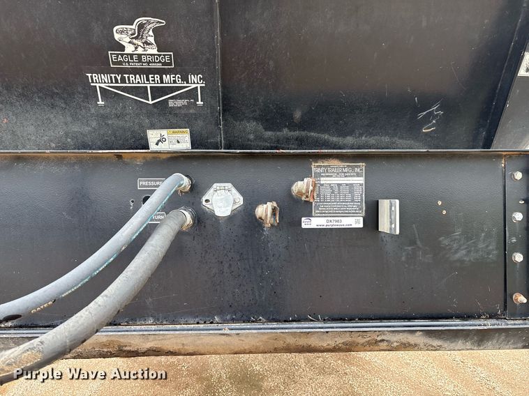 image for item DX7983 2011 Trinity Eagle Bridge live bottom trailer