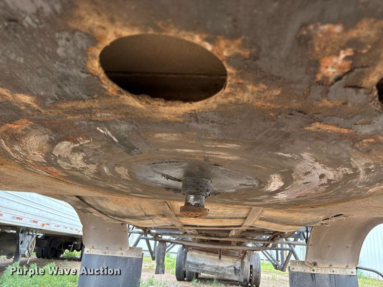 image for item DX7983 2011 Trinity Eagle Bridge live bottom trailer