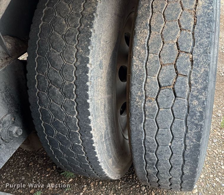 image for item DX7983 2011 Trinity Eagle Bridge live bottom trailer