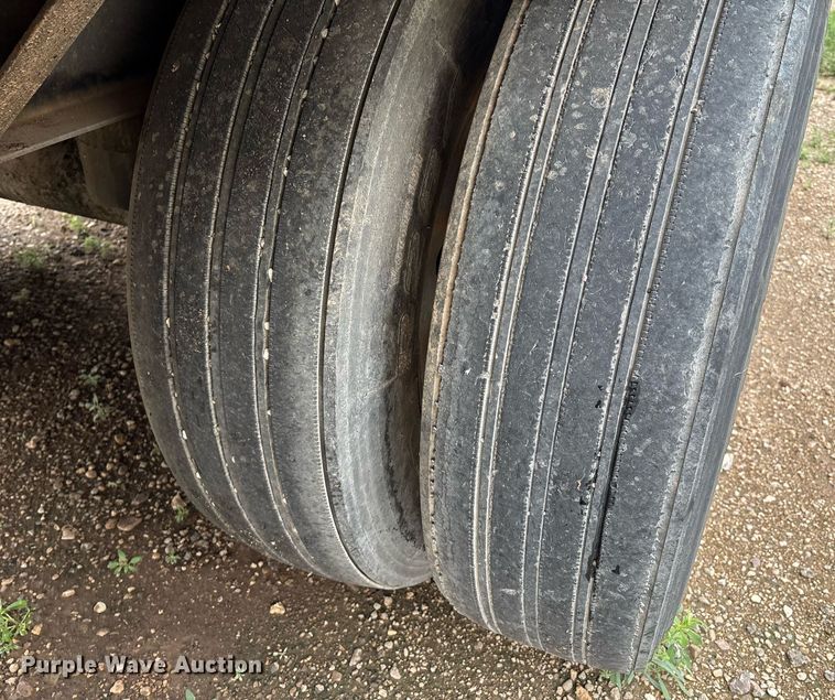 image for item DX7983 2011 Trinity Eagle Bridge live bottom trailer