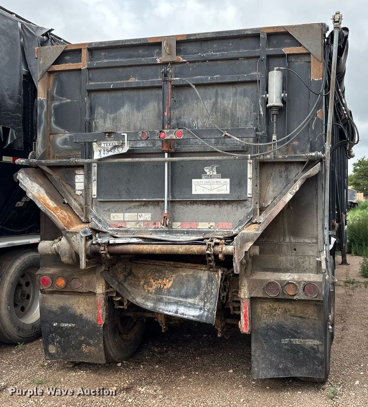 image for item DX7989 2010 Trinity Eagle Bridge live bottom trailer