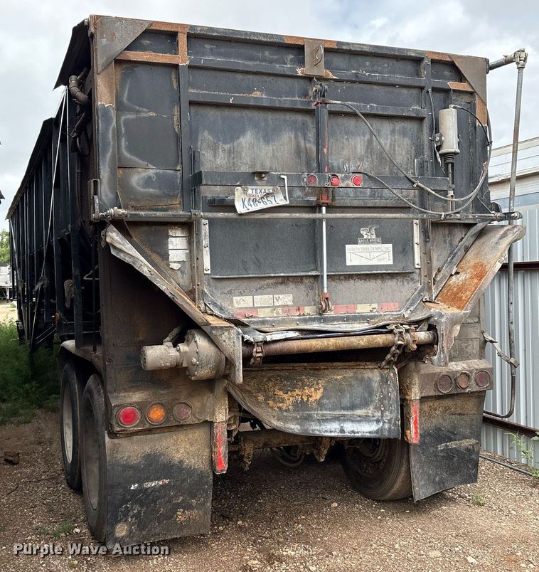 image for item DX7989 2010 Trinity Eagle Bridge live bottom trailer