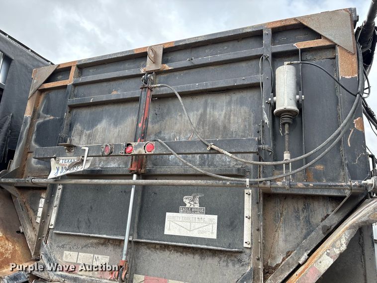 image for item DX7989 2010 Trinity Eagle Bridge live bottom trailer