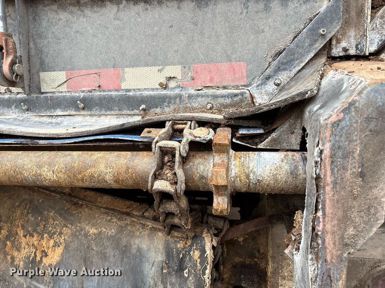 image for item DX7989 2010 Trinity Eagle Bridge live bottom trailer