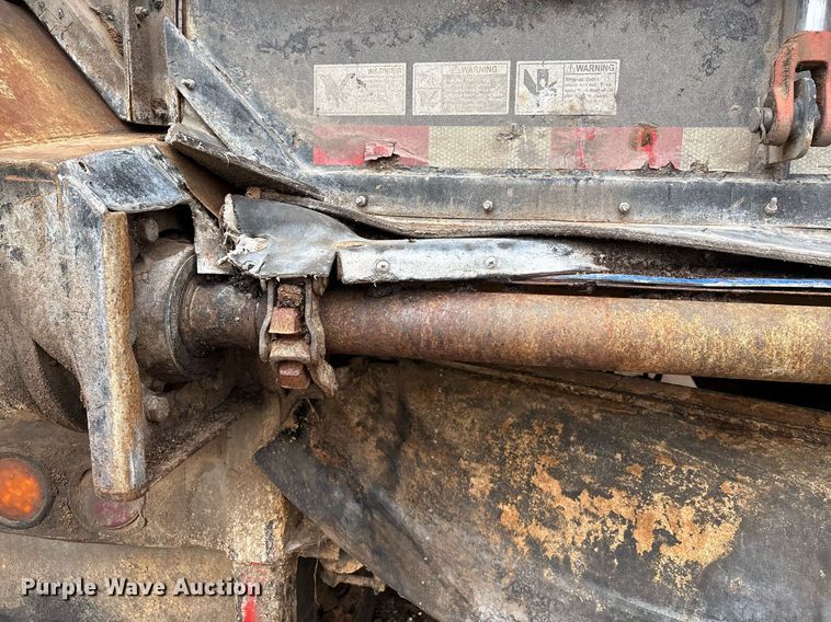 image for item DX7989 2010 Trinity Eagle Bridge live bottom trailer