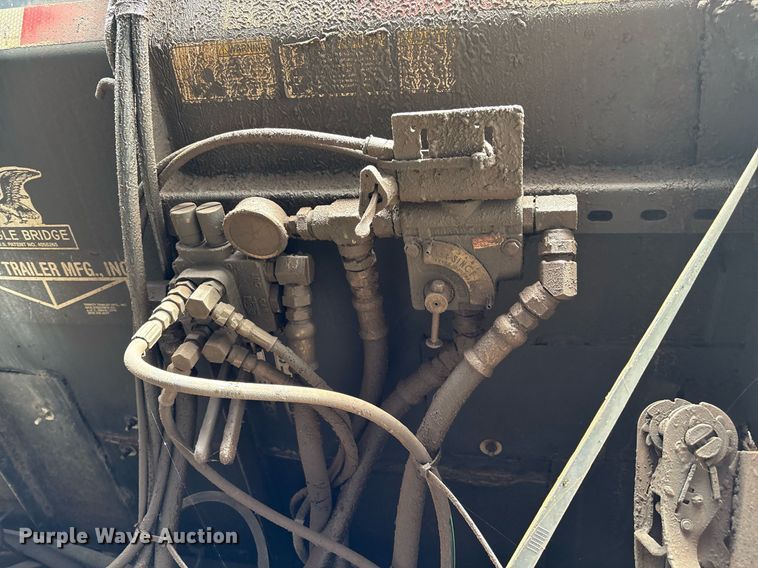 image for item DX7989 2010 Trinity Eagle Bridge live bottom trailer