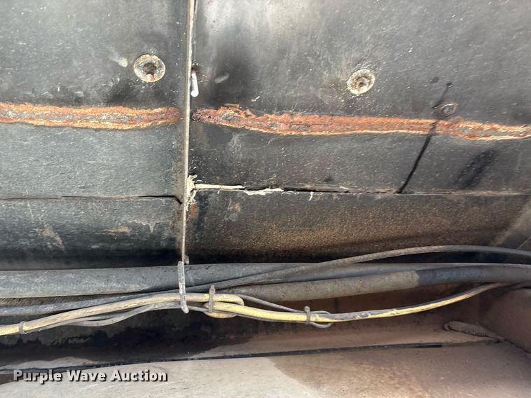 image for item DX7989 2010 Trinity Eagle Bridge live bottom trailer