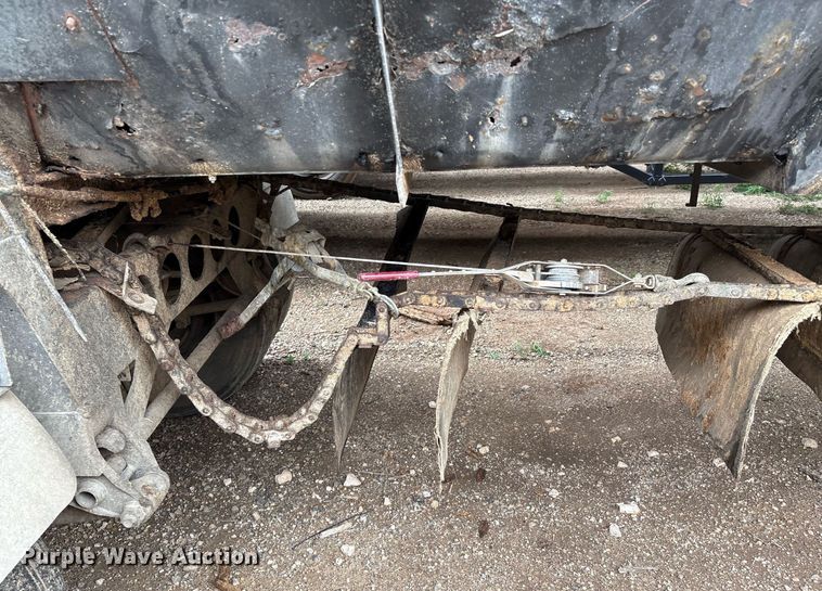 image for item DX7989 2010 Trinity Eagle Bridge live bottom trailer