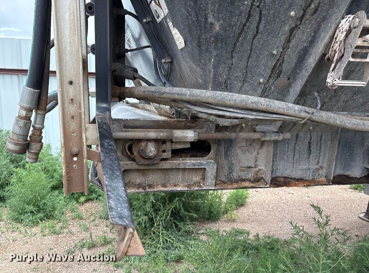 image for item DX7989 2010 Trinity Eagle Bridge live bottom trailer