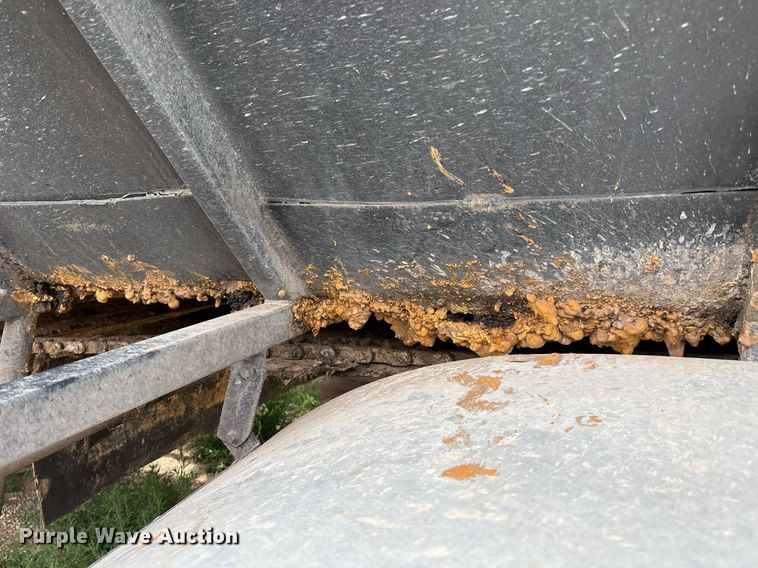 image for item DX7989 2010 Trinity Eagle Bridge live bottom trailer