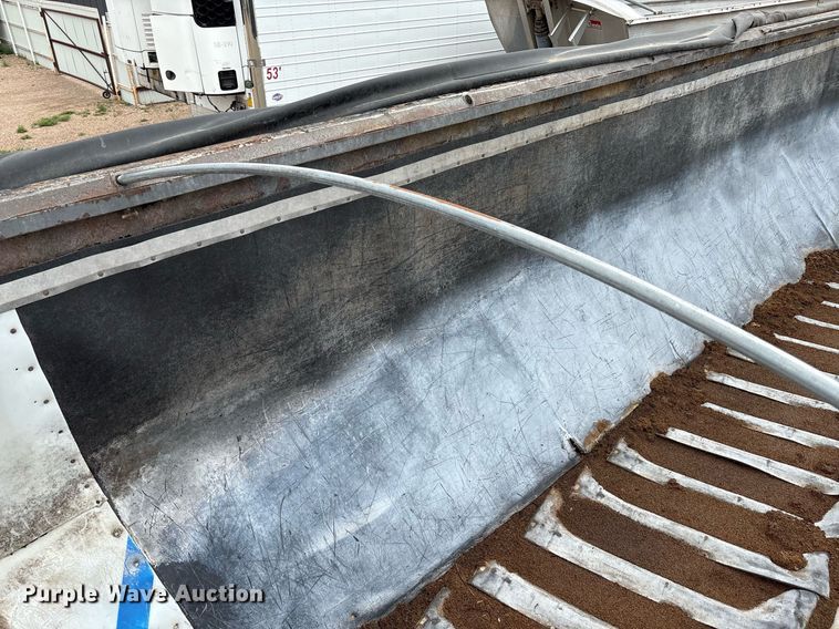 image for item DX7989 2010 Trinity Eagle Bridge live bottom trailer