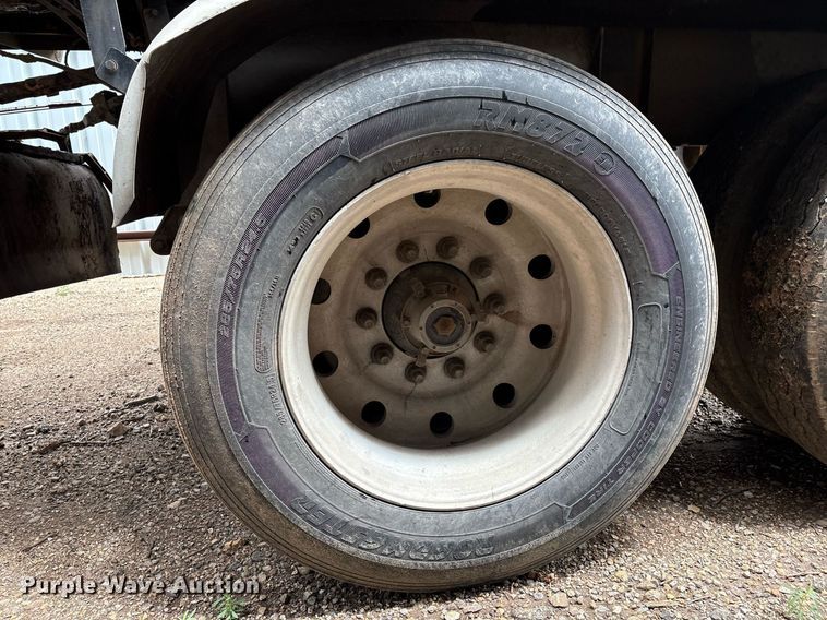 image for item DX7989 2010 Trinity Eagle Bridge live bottom trailer