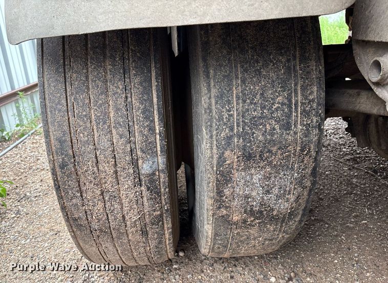 image for item DX7989 2010 Trinity Eagle Bridge live bottom trailer