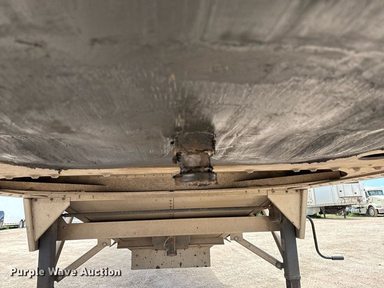 image for item DX8054 2020 Wilson DWH-650CB grain trailer