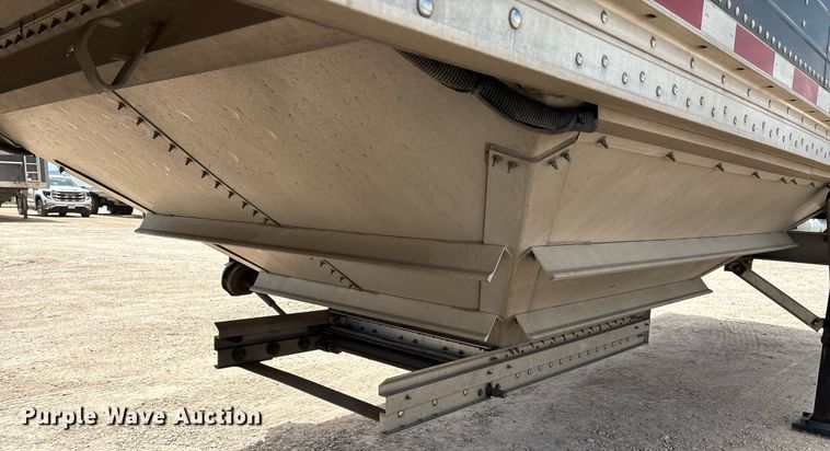 image for item DX8054 2020 Wilson DWH-650CB grain trailer