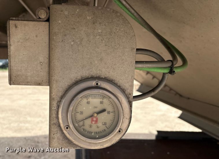 image for item DX8054 2020 Wilson DWH-650CB grain trailer