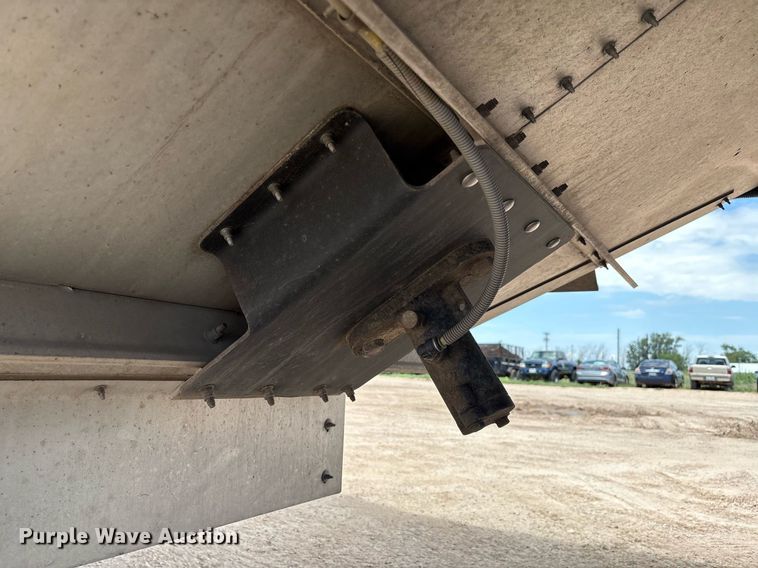 image for item DX8054 2020 Wilson DWH-650CB grain trailer