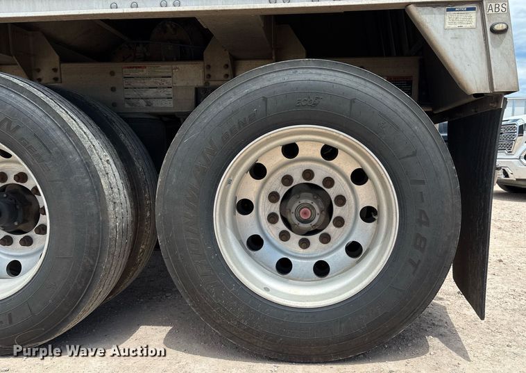 image for item DX8054 2020 Wilson DWH-650CB grain trailer