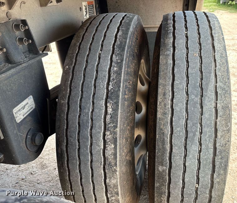 image for item DX8054 2020 Wilson DWH-650CB grain trailer