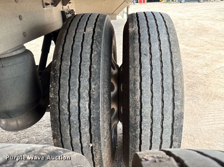 image for item DX8054 2020 Wilson DWH-650CB grain trailer