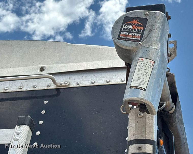 image for item DX8055 2020 Wilson DWH-650CB grain trailer