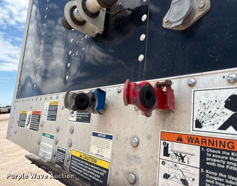 image for item DX8055 2020 Wilson DWH-650CB grain trailer