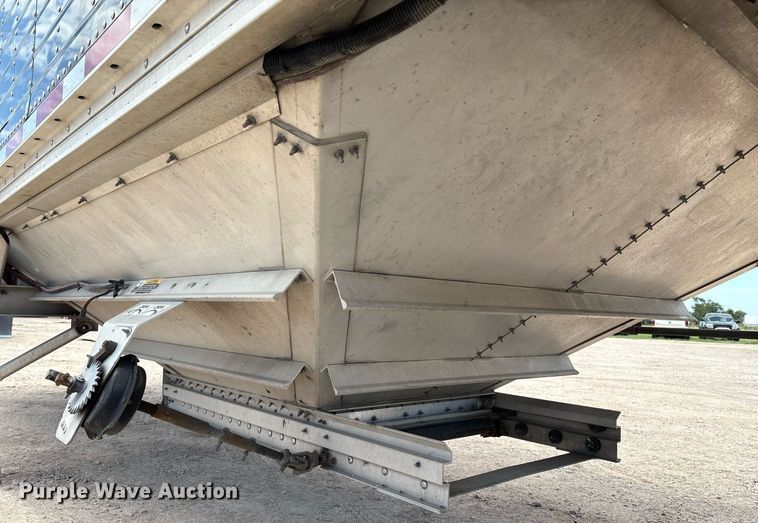 image for item DX8055 2020 Wilson DWH-650CB grain trailer