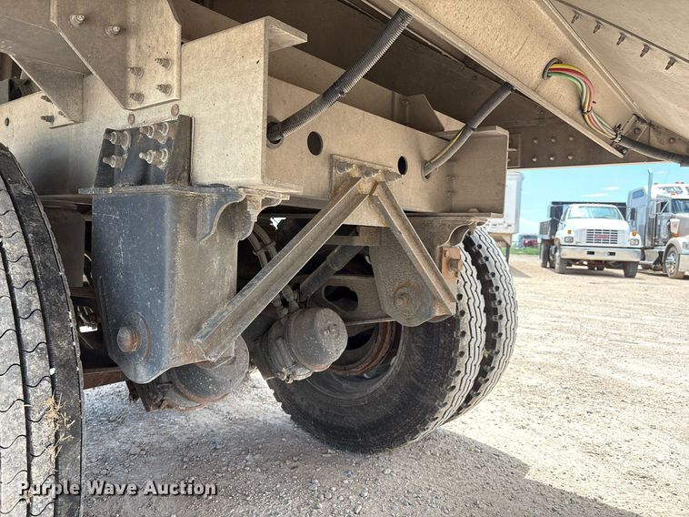 image for item DX8055 2020 Wilson DWH-650CB grain trailer