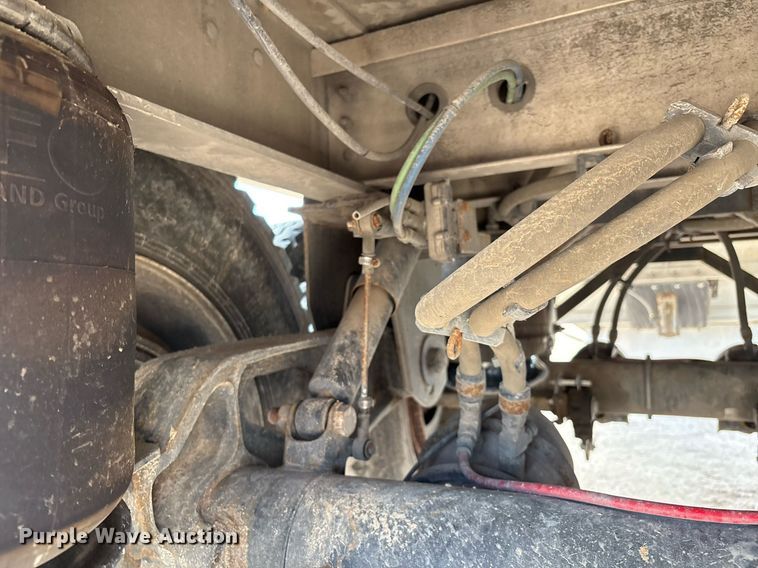 image for item DX8055 2020 Wilson DWH-650CB grain trailer