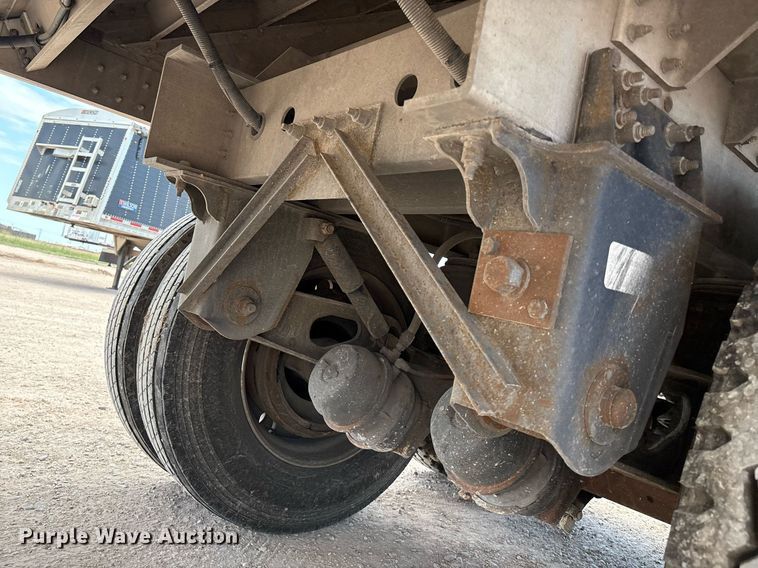 image for item DX8055 2020 Wilson DWH-650CB grain trailer