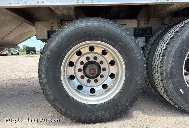 image for item DX8055 2020 Wilson DWH-650CB grain trailer