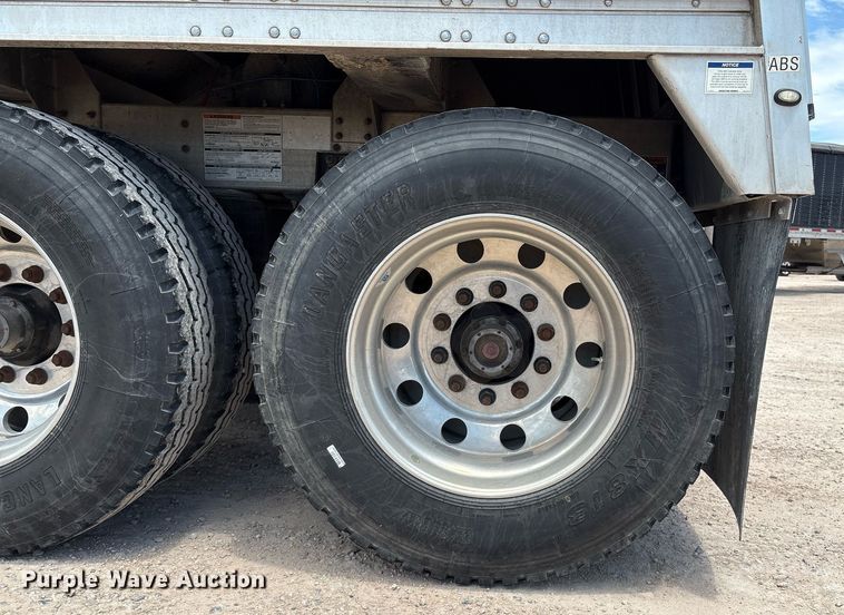 image for item DX8055 2020 Wilson DWH-650CB grain trailer