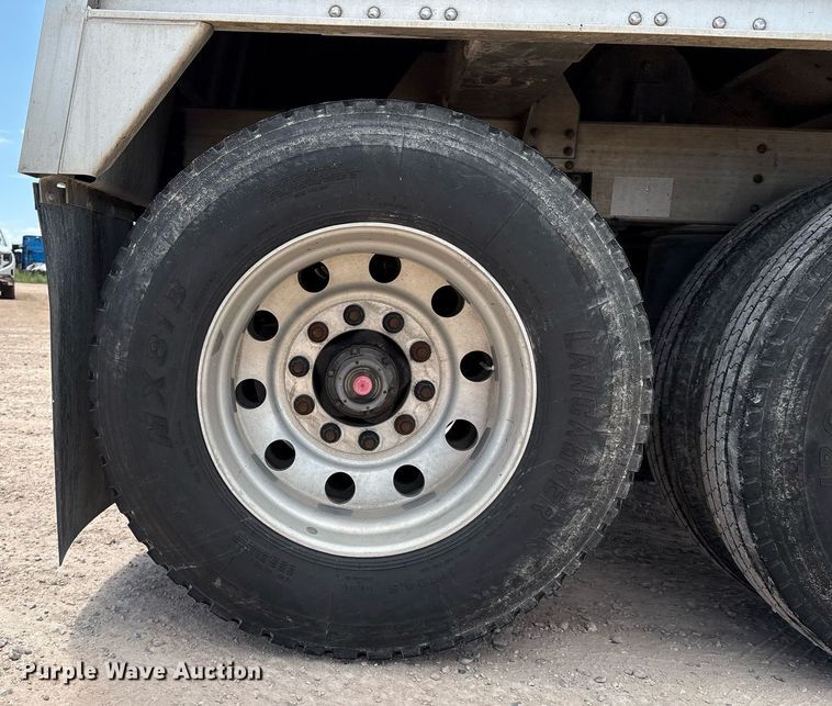 image for item DX8055 2020 Wilson DWH-650CB grain trailer