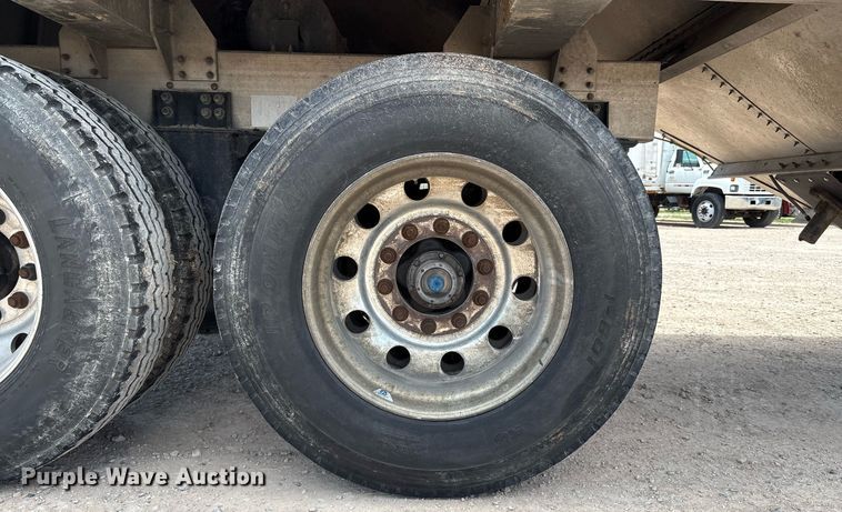 image for item DX8055 2020 Wilson DWH-650CB grain trailer