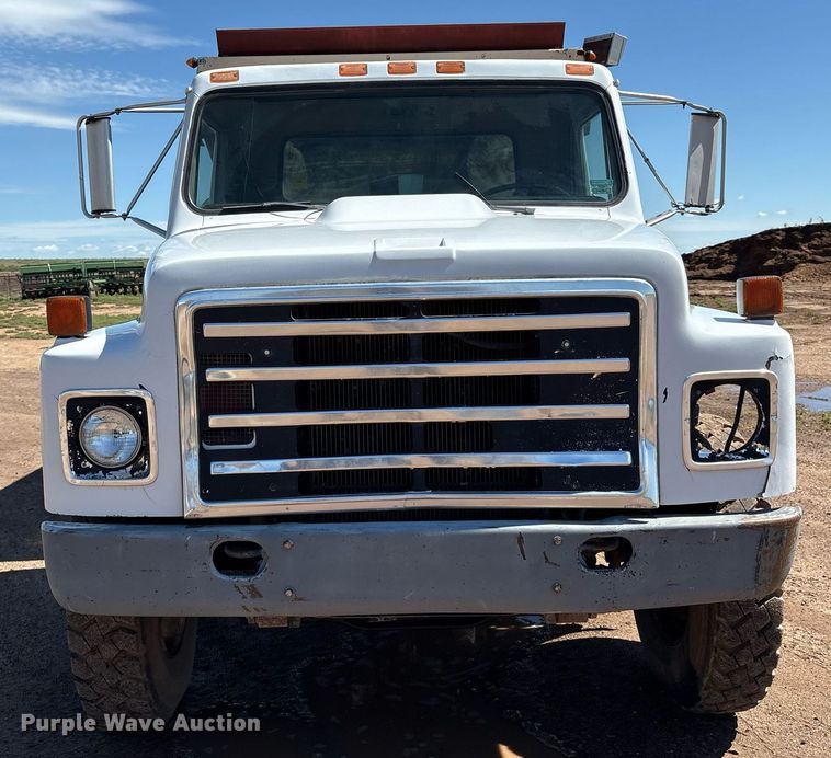 image for item DX8058 1988 International S1900 Feed Mixer Truck
