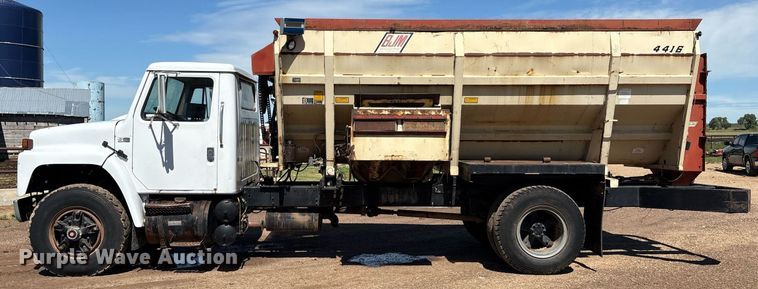 image for item DX8058 1988 International S1900 Feed Mixer Truck