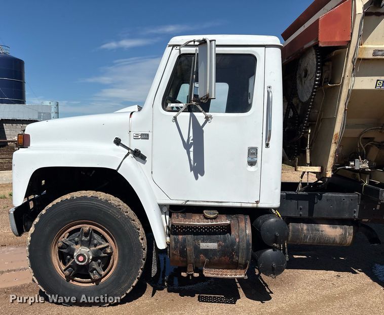 image for item DX8058 1988 International S1900 Feed Mixer Truck