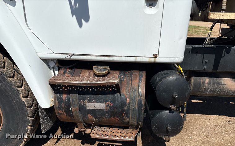 image for item DX8058 1988 International S1900 Feed Mixer Truck