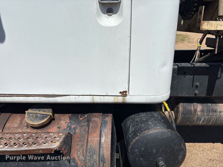 image for item DX8058 1988 International S1900 Feed Mixer Truck